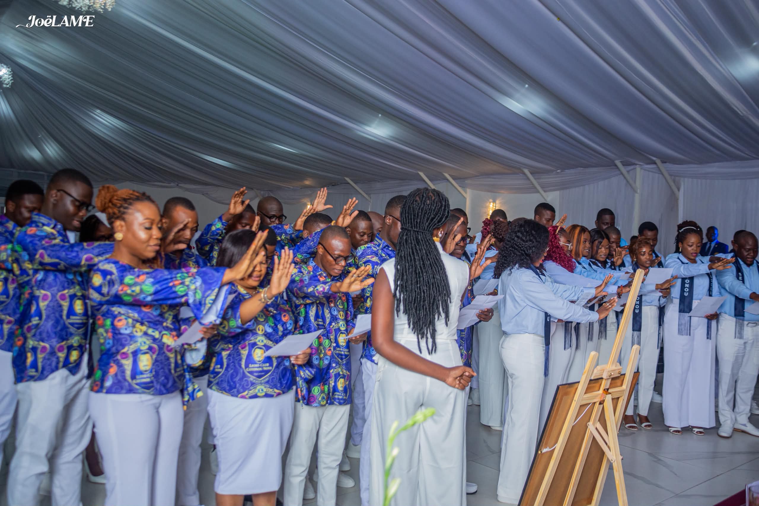 District 403A4/Le Lions Club Cotonou Nova et le Léo-Lion Club Cotonou Sèdolo reçoivent leur charte de création